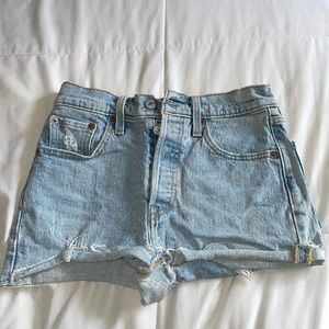 High waisted Levi Strauss and Co shorts, size w25